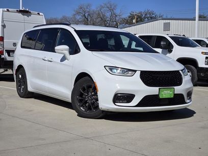 Certified 2021 Chrysler Pacifica Touring-L w/ S Appearance Package