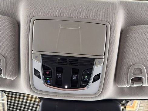 Certified 2025 Acura RDX SH-AWD w/ Advance Package image 28