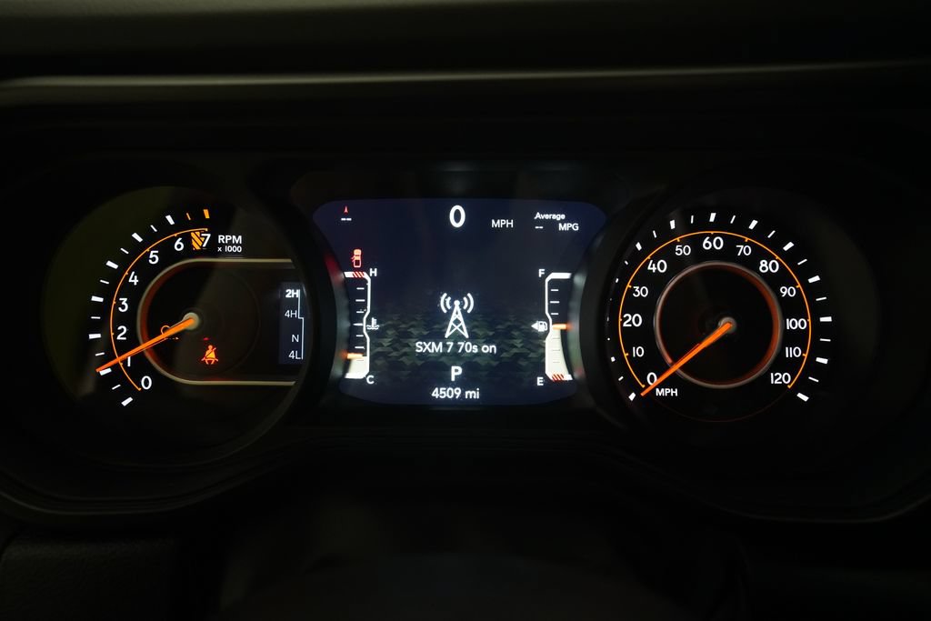 Used 2025 Jeep Gladiator Sport AWD/4WD image 2
