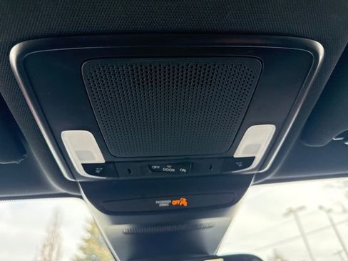 Certified 2025 Honda HR-V Sport image 36