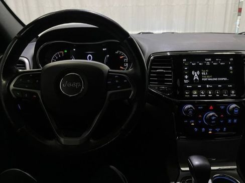 Used 2019 Jeep Grand Cherokee Altitude AWD/4WD image 21