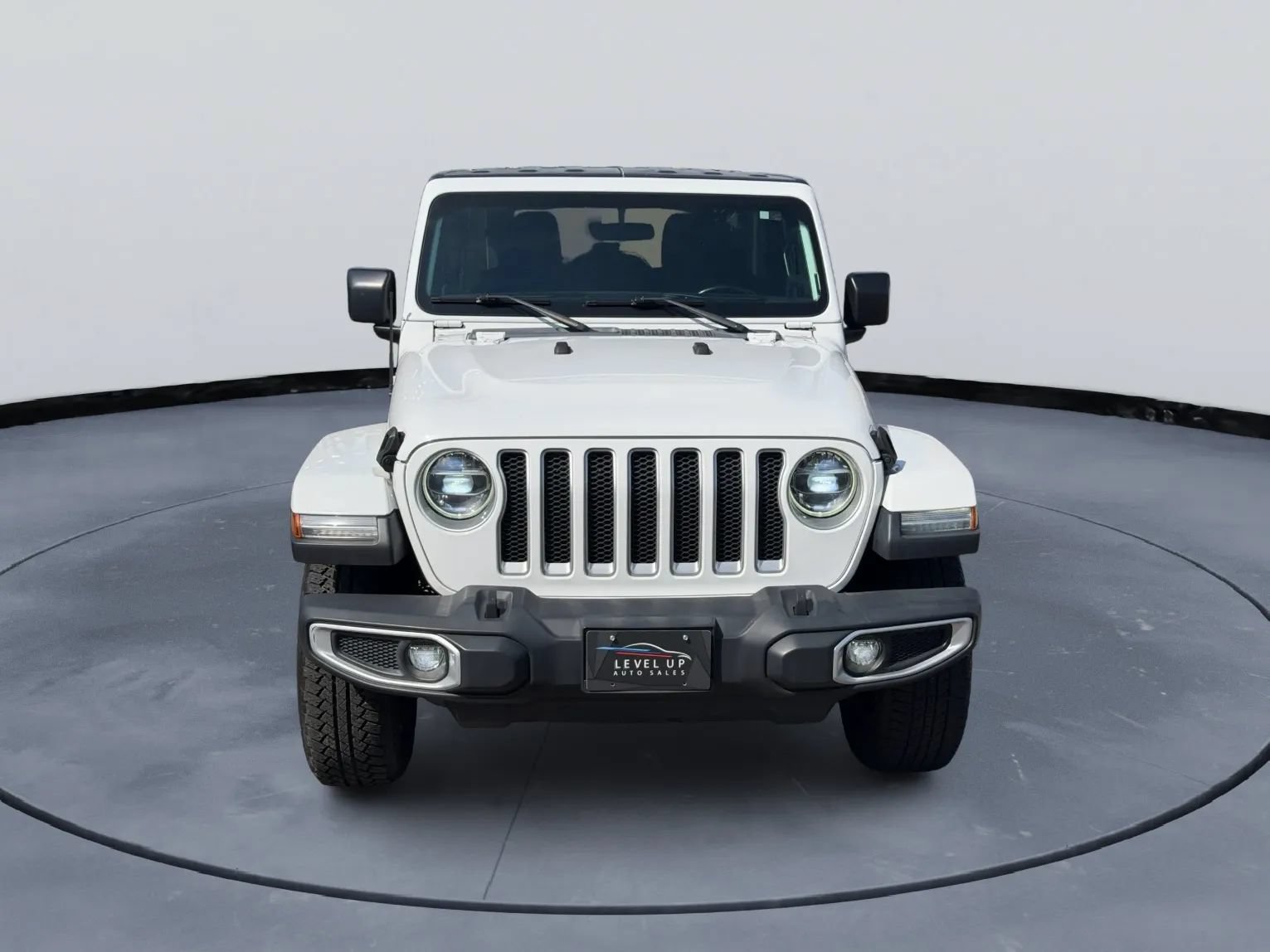 Used 2019 Jeep Wrangler Unlimited Sahara w/ Cold Weather Group AWD/4WD image 3