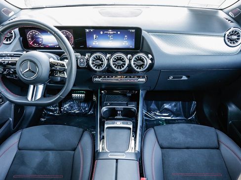 Certified 2025 Mercedes-Benz GLA 250 image 10