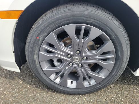 New 2026 Honda Odyssey Touring image 11