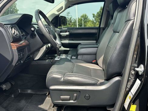 Used 2021 Toyota Tundra Limited w/ Limited Premium Package AWD/4WD image 4