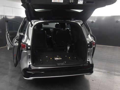 Used 2023 Toyota Sienna XSE w/ XSE Plus Package image 42