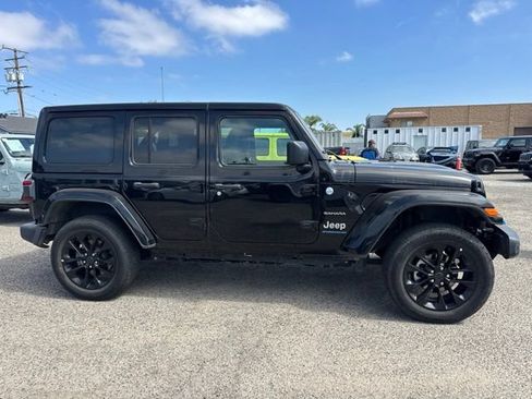 Used 2024 Jeep Wrangler Unlimited Sahara AWD/4WD image 4