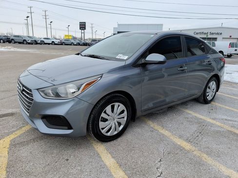 Used 2019 Hyundai Accent SE image 3