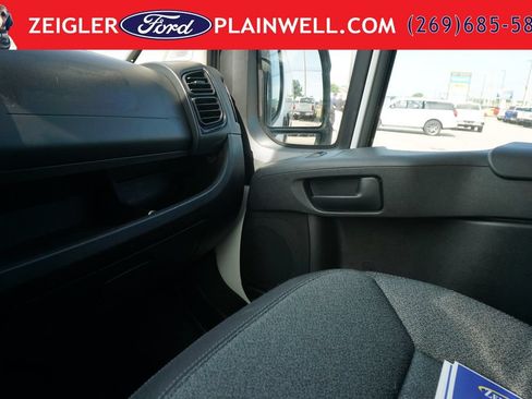 Used 2025 RAM ProMaster 2500 w/ U-Haul Equipment Group FWD image 29