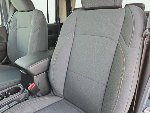 New 2025 Jeep Gladiator Sport image 16