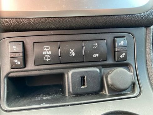 Used 2016 GMC Acadia SLE FWD image 24