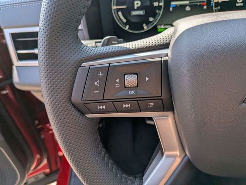 New 2025 Mitsubishi Outlander SE image 17