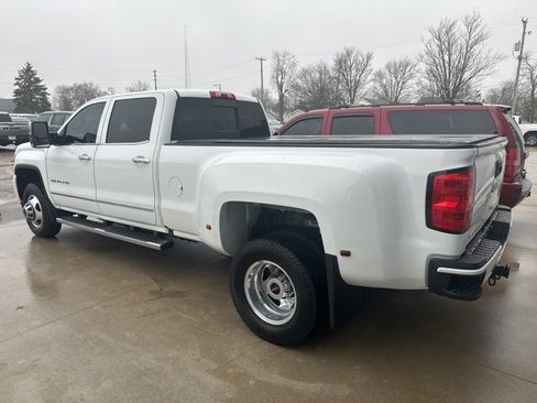 Used 2016 GMC Sierra 3500 Denali w/ Duramax Plus Package image 4