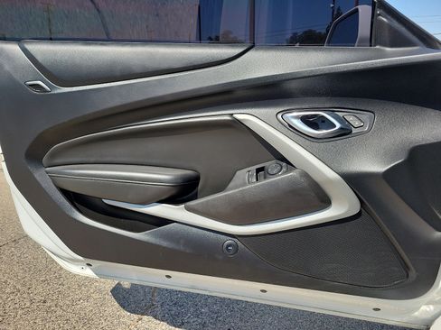 Used 2021 Chevrolet Camaro LT RWD image 11