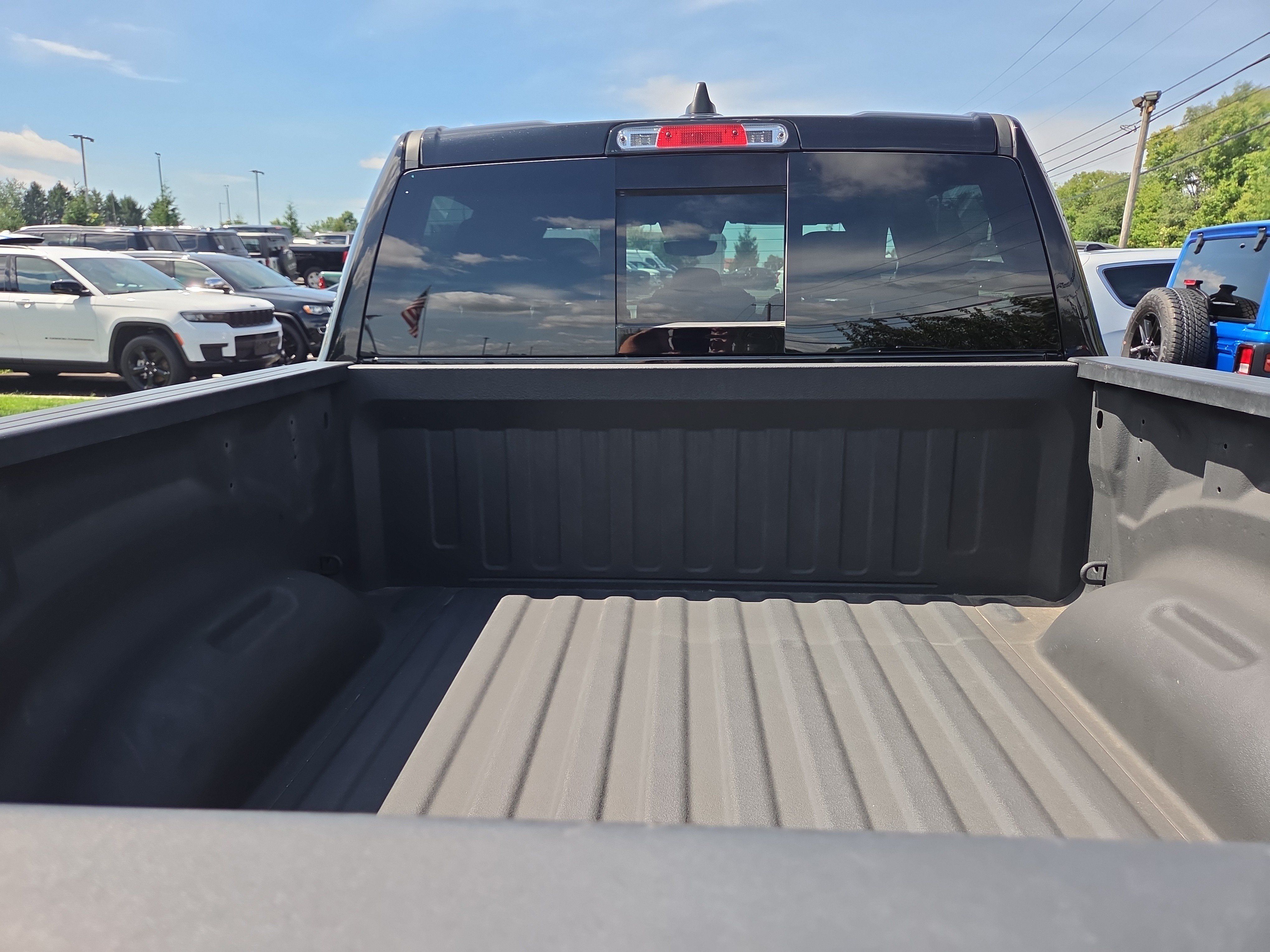 Used 2023 RAM 1500 Big Horn AWD/4WD image 25