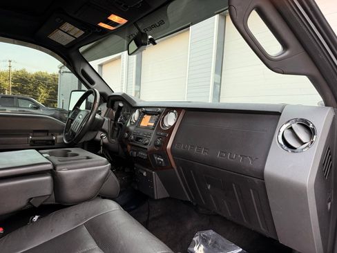 Used 2012 Ford F250 Lariat w/ Lariat Ultimate Pkg AWD/4WD image 29