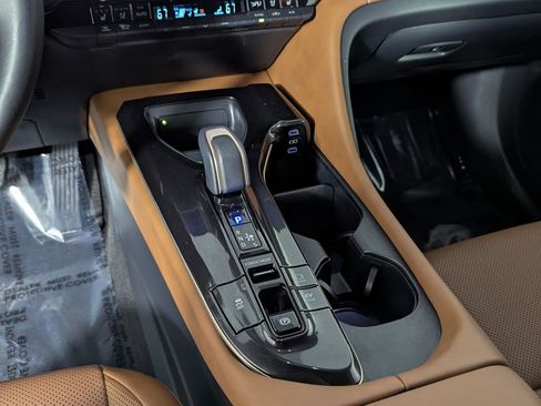 Used 2025 Toyota Crown Signia image 30