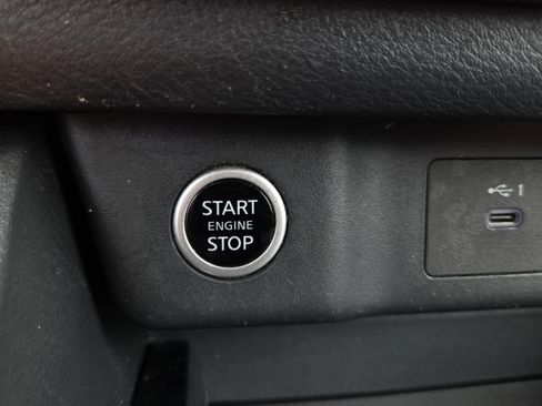 Used 2021 Nissan Rogue S AWD/4WD image 26
