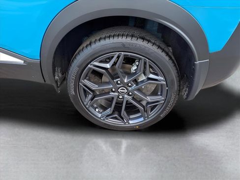 New 2026 Nissan Kicks SR image 10