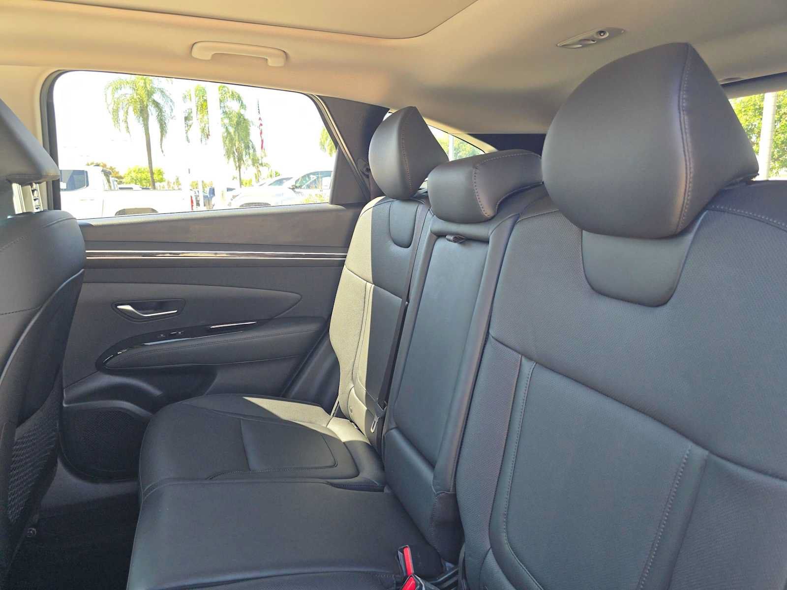 Used 2023 Hyundai Tucson Limited AWD/4WD image 17