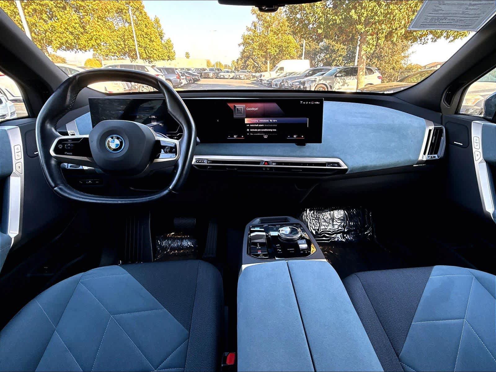 Used 2023 BMW iX xDrive50 w/ Sport Package AWD/4WD image 9