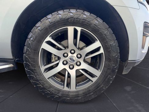 Used 2022 Ford Expedition XLT AWD/4WD image 14