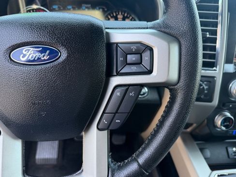 Used 2015 Ford F150 Lariat w/ Equipment Group 502A Luxury AWD/4WD image 16