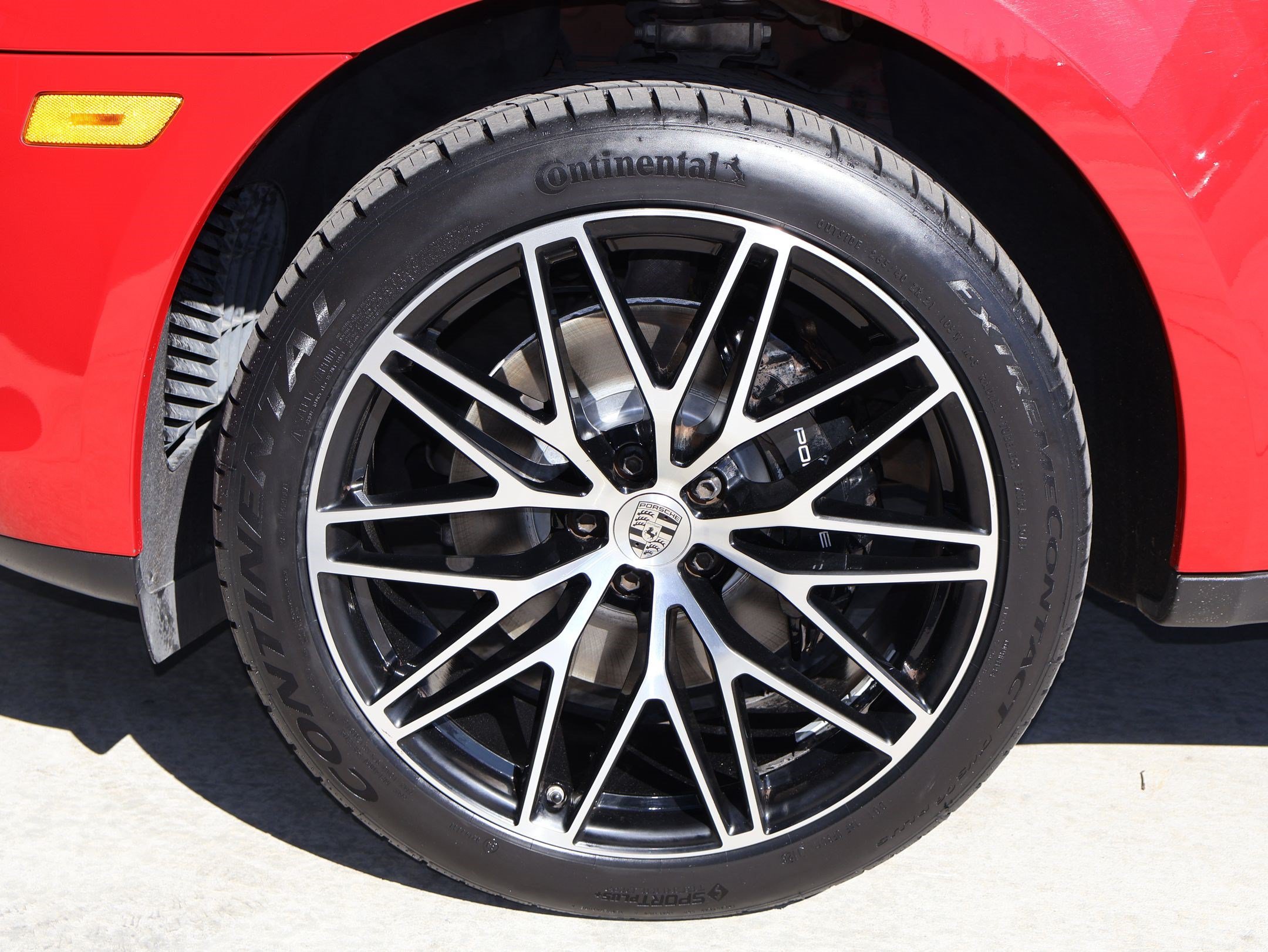 Used 2023 Porsche Macan S AWD/4WD image 12