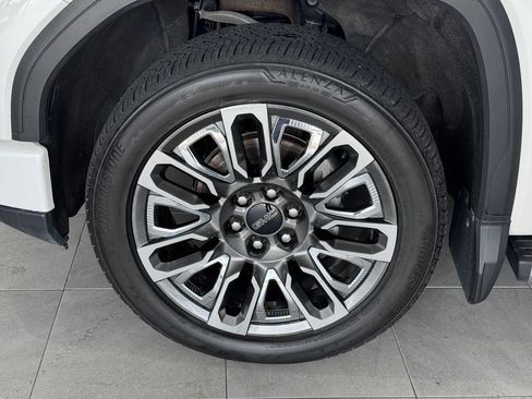 Certified 2023 GMC Sierra 1500 Denali Ultimate AWD/4WD image 4