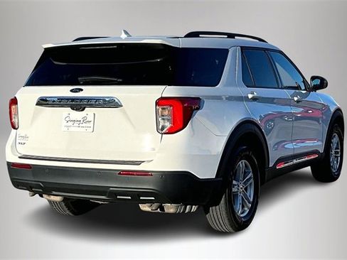 Used 2020 Ford Explorer XLT w/ Comfort Package image 5