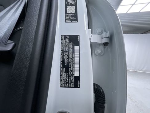 New 2026 Volvo XC40 B5 Ultra w/ Protection Package Premier image 25