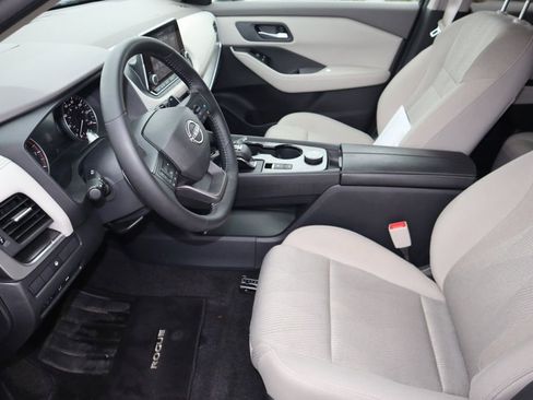 Certified 2025 Nissan Rogue SV AWD/4WD image 16