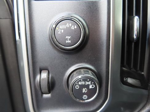 Used 2017 Chevrolet Silverado 1500 LT w/ LT Plus Package image 29