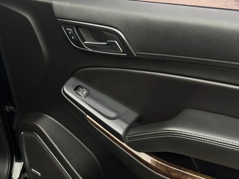 Used 2018 Chevrolet Tahoe LT w/ Z71 Midnight Edition AWD/4WD image 25