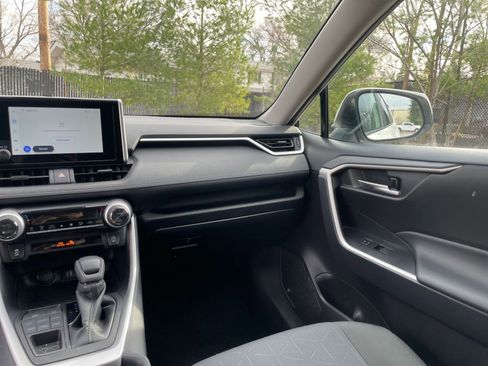 Used 2025 Toyota RAV4 XLE image 34