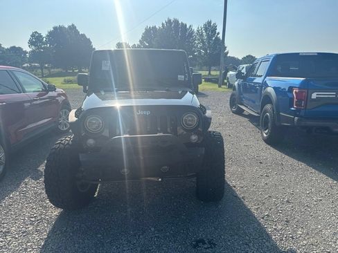 Used 2017 Jeep Wrangler Unlimited Sport w/ Quick Order Package 24S AWD/4WD image 2