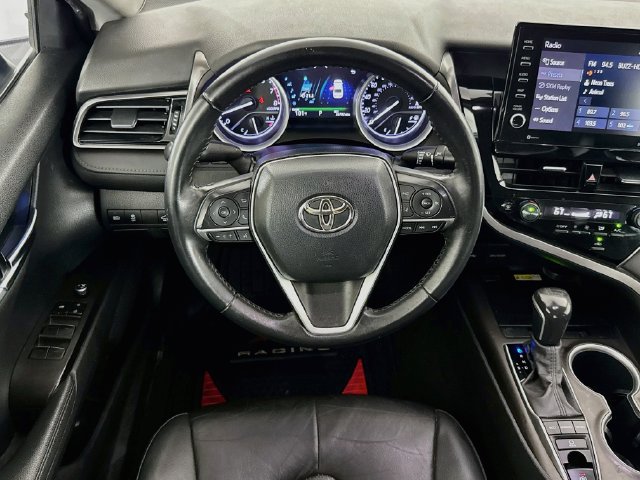 Used 2022 Toyota Camry XLE FWD image 14