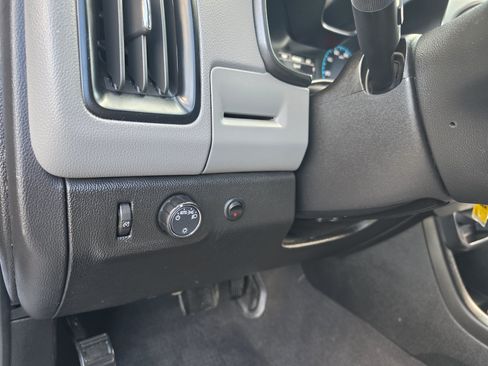 Used 2020 Chevrolet Colorado W/T w/ WT Convenience Package RWD image 36