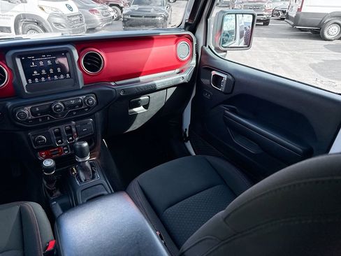 Used 2021 Jeep Wrangler Rubicon image 25