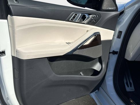 Used 2023 BMW X6 M50i w/ Executive Package image 18