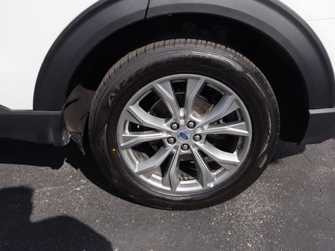 Used 2023 Ford Explorer XLT w/ Equipment Group 202A AWD/4WD image 45