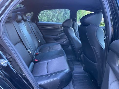Used 2018 Honda Accord Sport image 11