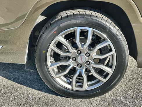 Certified 2023 GMC Terrain Denali w/ Denali Premium Package image 32