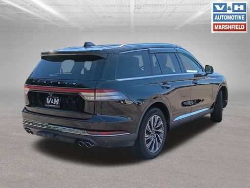 Used 2025 Lincoln Aviator AWD image 30