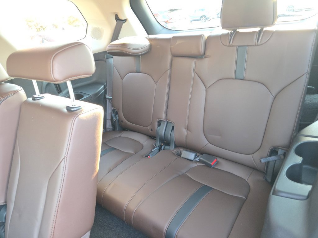 Used 2025 Honda Pilot Elite image 32