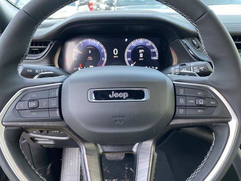 New 2026 Jeep Grand Cherokee Limited image 13