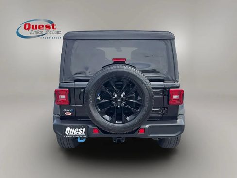 Used 2022 Jeep Wrangler Unlimited Sahara w/ Cold Weather Group AWD/4WD image 4