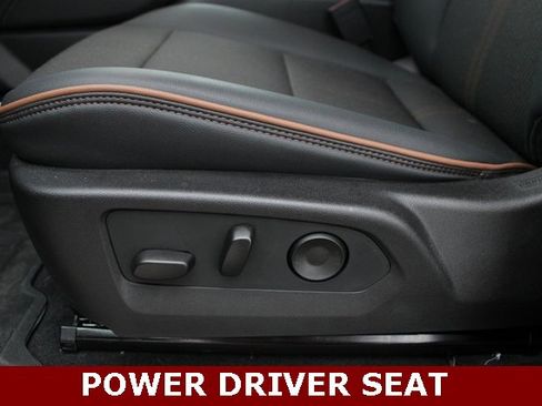 Used 2025 GMC Canyon AT4 image 13