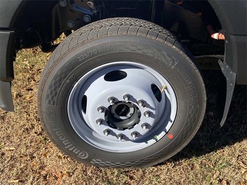 New 2026 Ford F550 4x4 Regular Cab Super Duty image 28