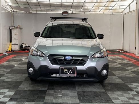 Used 2022 Subaru Crosstrek 2.5i Sport w/ Moonroof Package AWD/4WD image 2